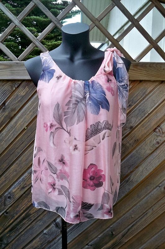 Laxrosa Blommig Ärmlös Silkeblus