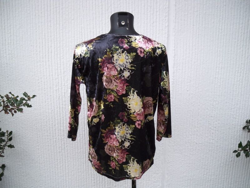 Svart Blommig Topp Krossad Sammet