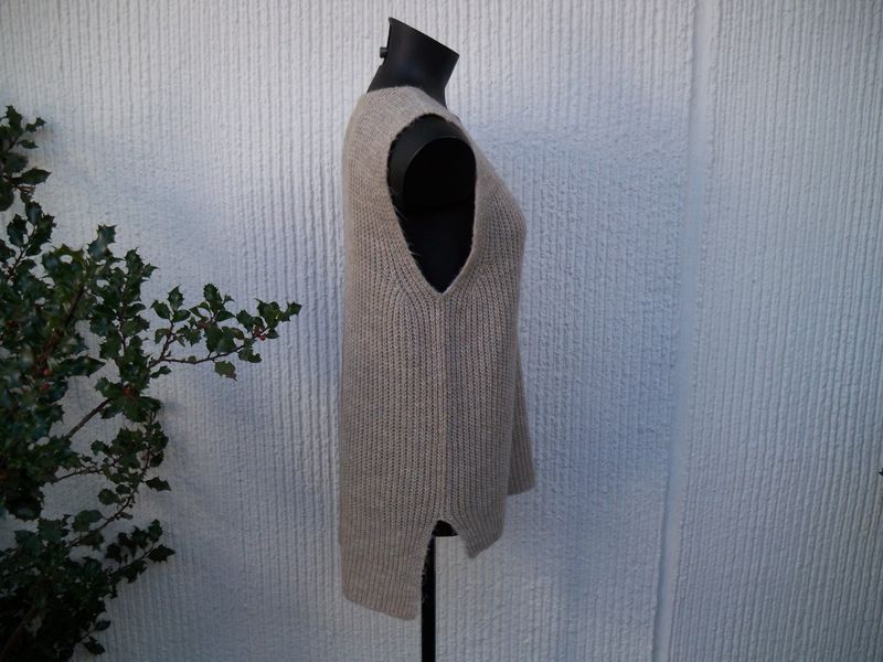 Lång Stickad Beige Slipover Väst