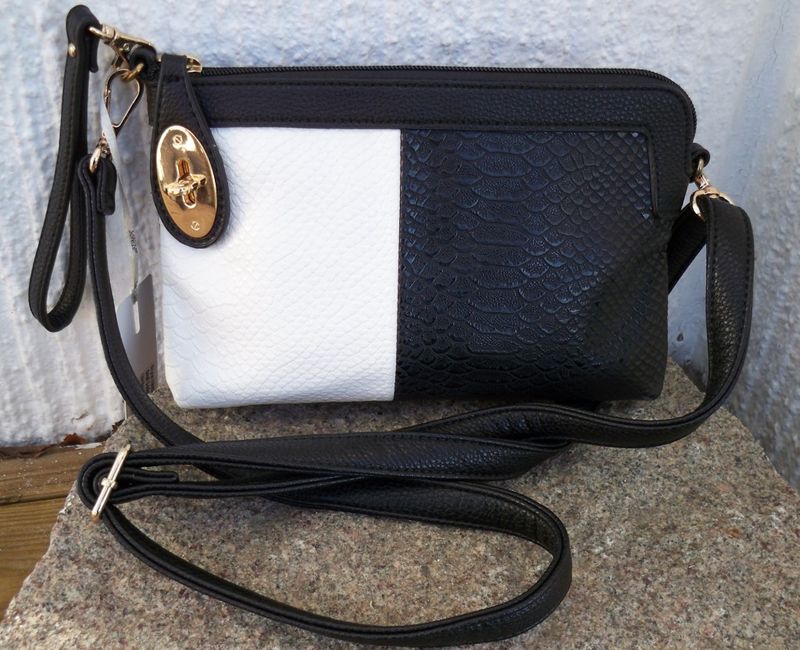 Svartvit väska clutch SoNize