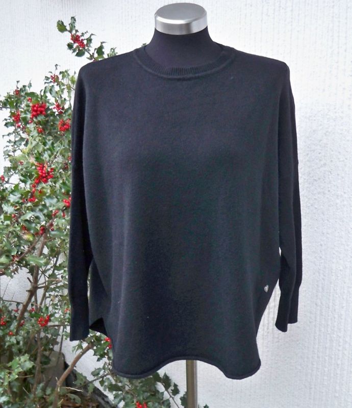 Svart Stickad Tröja Med Lång Ärm