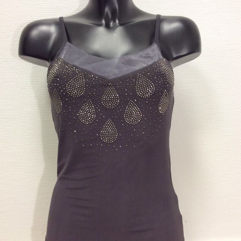 Grått Linne Chiffong och Gnistrande Stenar