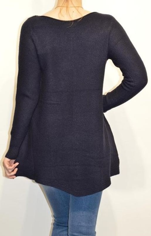 Mörkblå stickad tröja