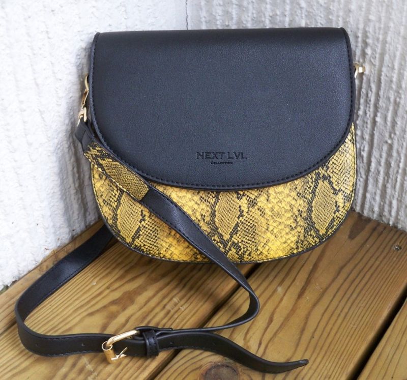 Axelremsväska Svart/gult ormskinn