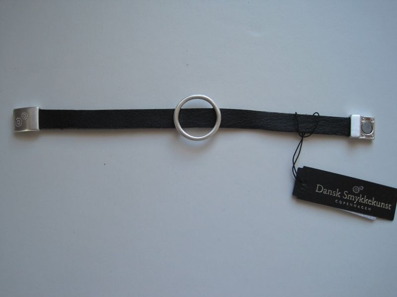 Svart Läderarmband Med Silverdetalj THORDIS Dansk Smykkekunst