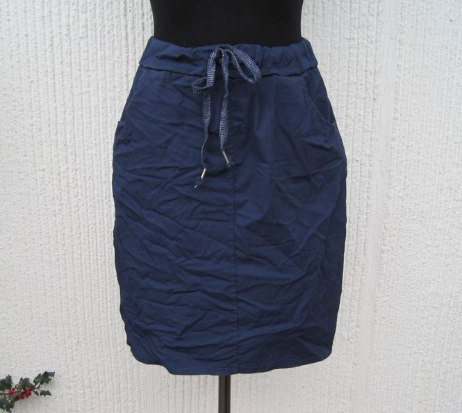 Huvudbild Marinblå Knälång Stretchkjol - Soulful Fashion