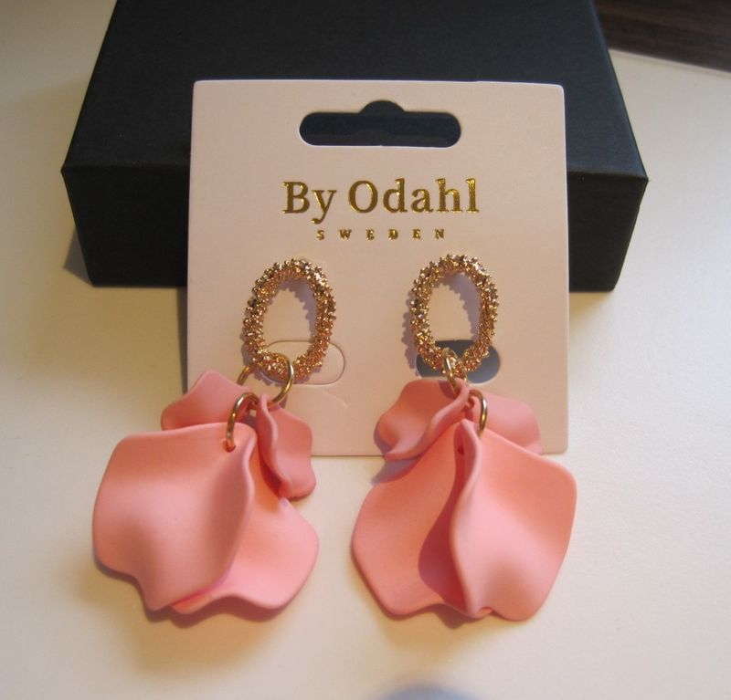 By Odahl Örhängen Rosa Löv