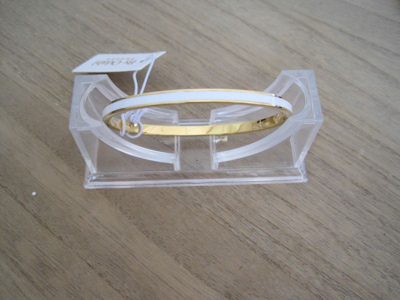 By Odahl Vitt Stelt Stålarmband