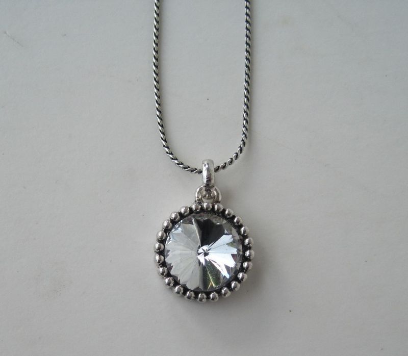 Kort Halsband Vit Rundel