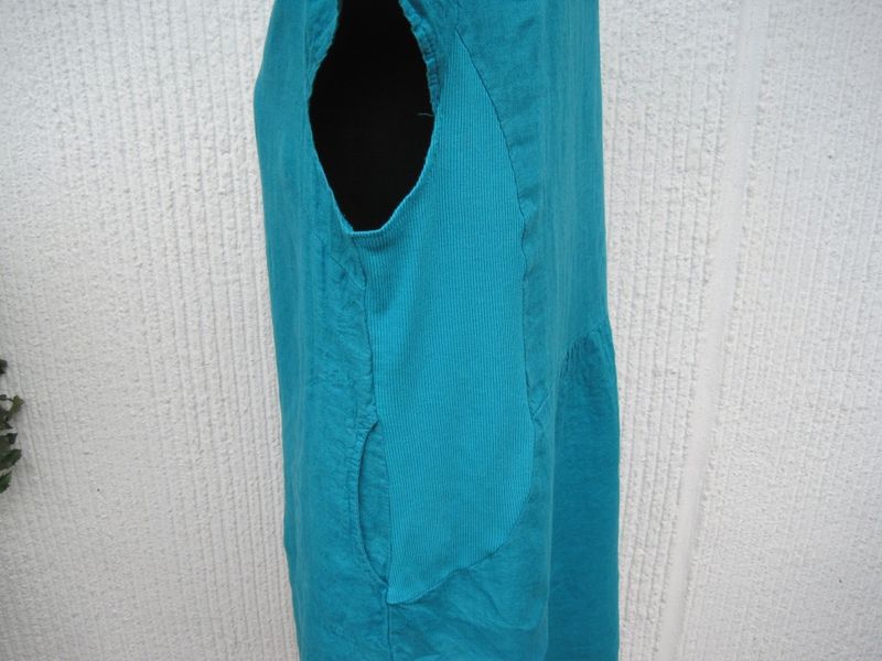 Petrolgrön Linneklänning med holkärm. Puro Lino