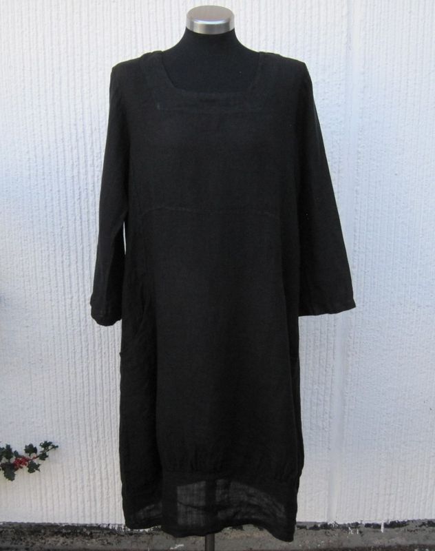 Svart Vadlång Linneklänning Med Lång Ärm