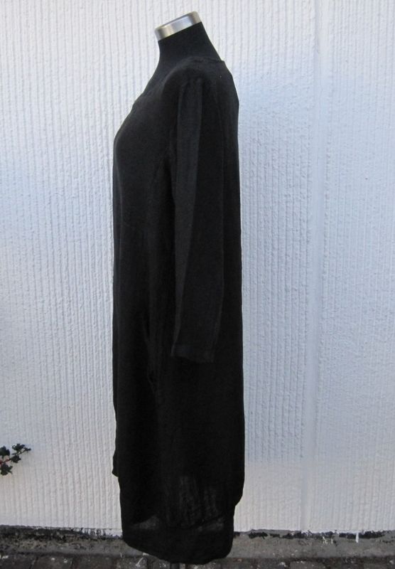 Svart Vadlång Linneklänning Med Lång Ärm