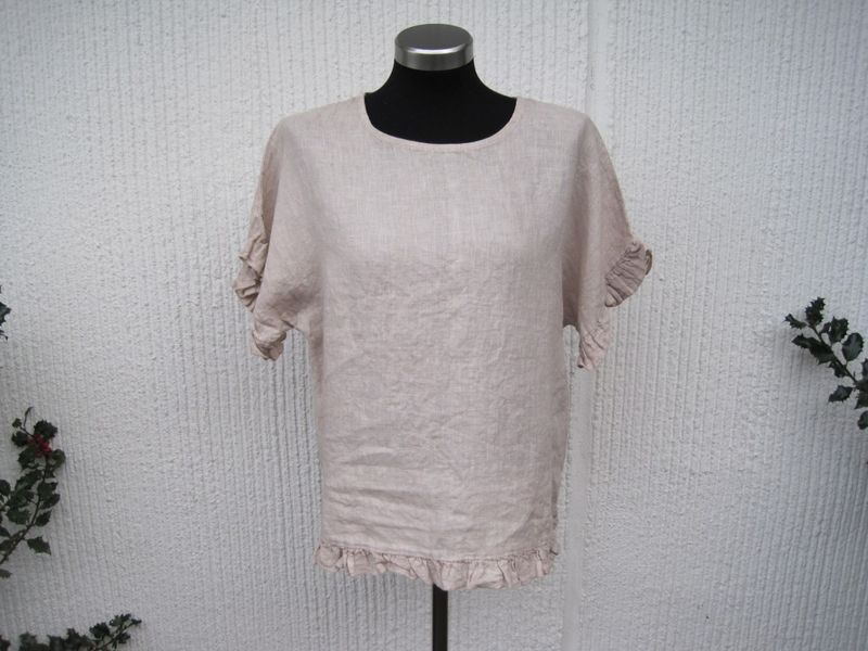 Beige Linneblus med liten volang