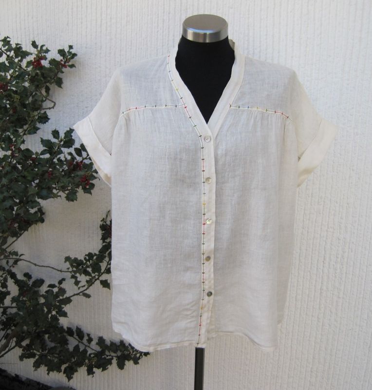 Beige V-ringad Linneblus Med Färgade Dekorsömmar