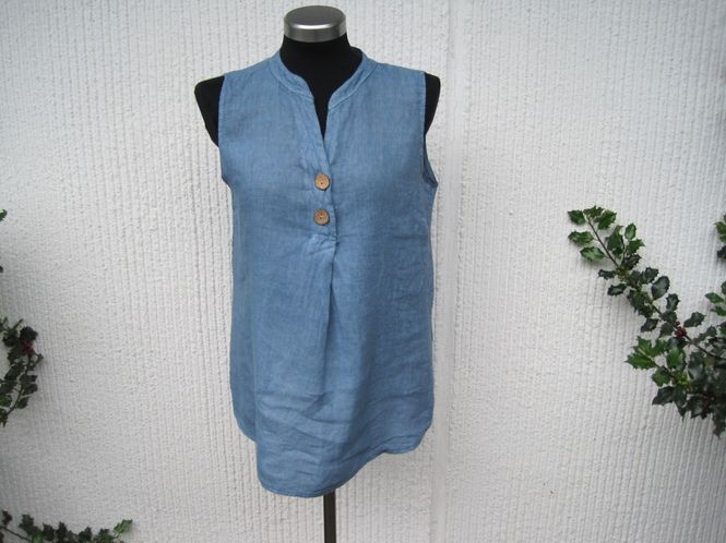 Huvudbild Jeansblå Ärmlös Linneblus. Made in Italy