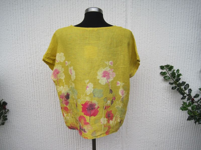 Senapsgul Linneblus med blommor. Puro Lino