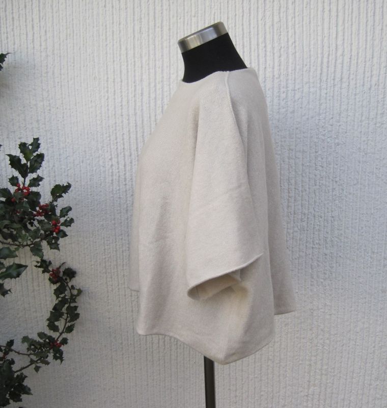 Beige Kort Ponchotröja Med Halvlång Ärm